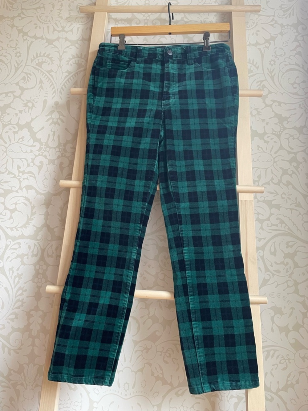 Talbots Velveteen straight leg, Green and Navy Plaid pants size 6
